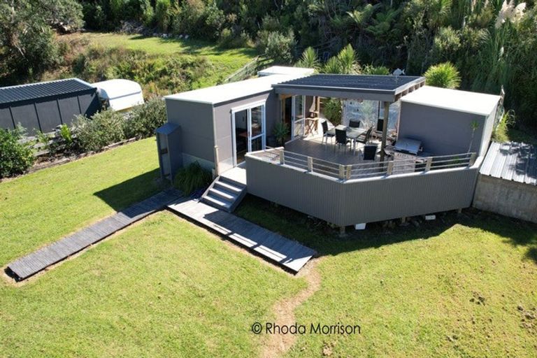 Photo of property in 76 Komiti Road, Tinopai, 0593