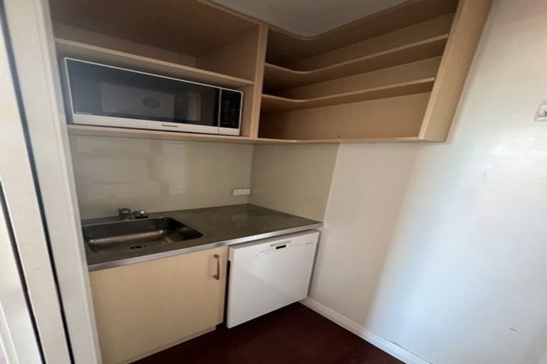 Photo of property in 77 Brougham Street, Mount Victoria, Wellington, 6011