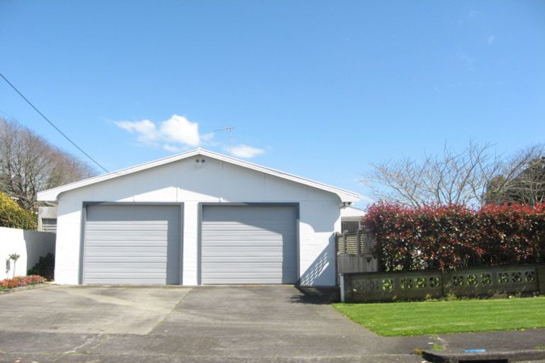 Photo of property in 3 Raniera Street, Glen Avon, New Plymouth, 4312