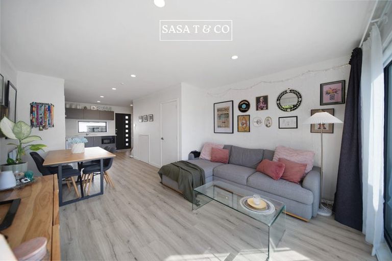 Photo of property in 2/16 Putini Road, Mangere Bridge, Auckland, 2022