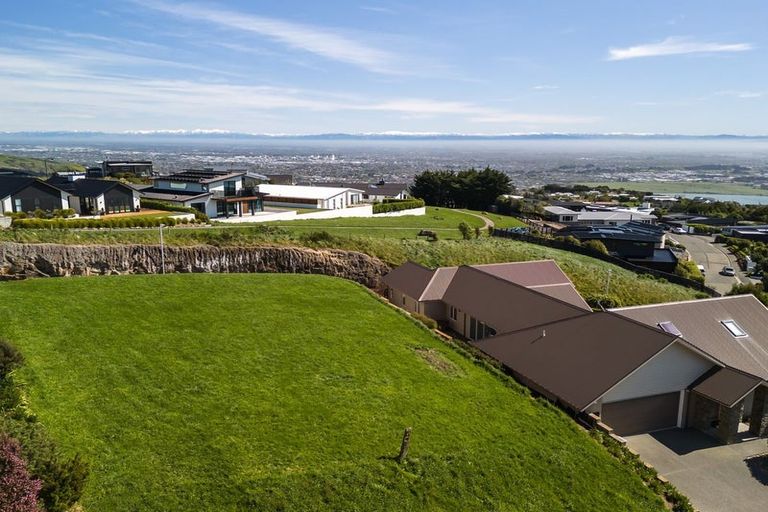 Photo of property in 4 Bluewater View, Mount Pleasant, Christchurch, 8081