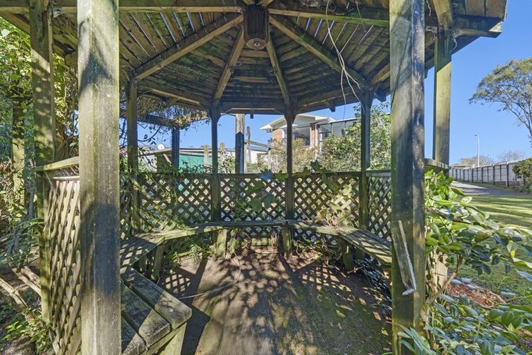 Photo of property in 15 Clifton Drive, Waitara, 4320