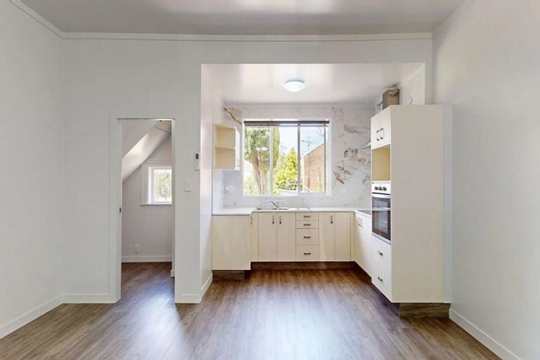 Photo of property in 141 Grant Road, Thorndon, Wellington, 6011