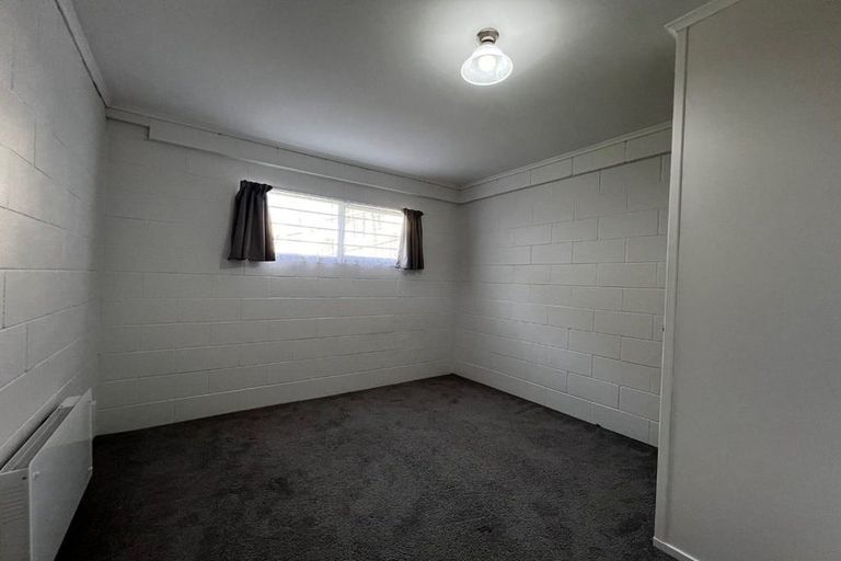 Photo of property in 2/3 Sovereign Place, Glenfield, Auckland, 0629
