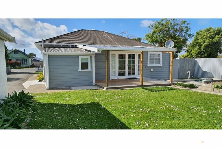 Photo of property in 14 Rhodes Street, Waimate, 7924