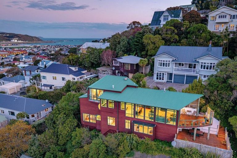 Photo of property in 72a Duncan Terrace, Kilbirnie, Wellington, 6022