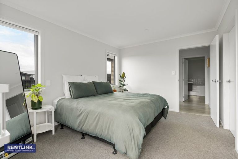 Photo of property in 6 Salers Lane, Papamoa, 3118