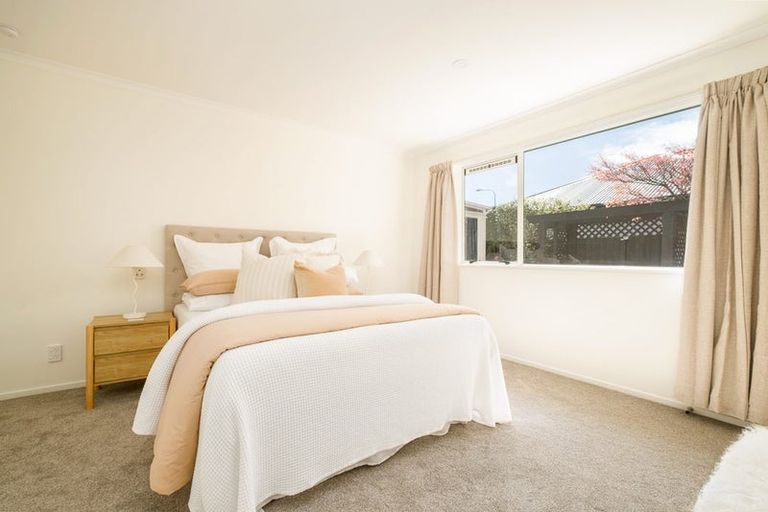 Photo of property in 14 Rue De La Mare, Parklands, Christchurch, 8083