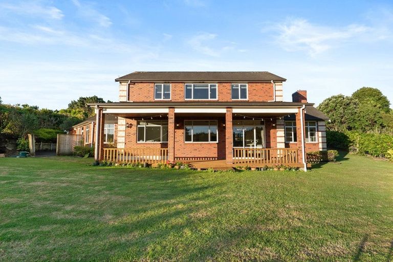 Photo of property in 16 Michael Bosher Way, Flat Bush, Auckland, 2019