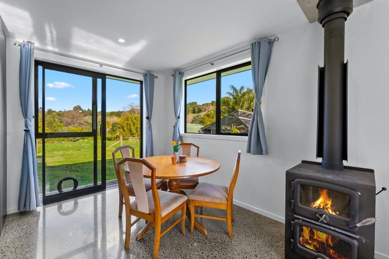 Photo of property in 202 Muriwai Valley Road, Muriwai, Waimauku, 0881