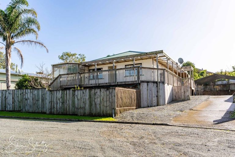 Photo of property in 8 Montaine Place, Maungaturoto, 0520