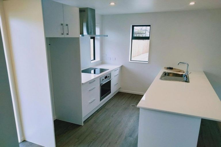 Photo of property in 4b Wattle Road, Sunnyvale, Auckland, 0612