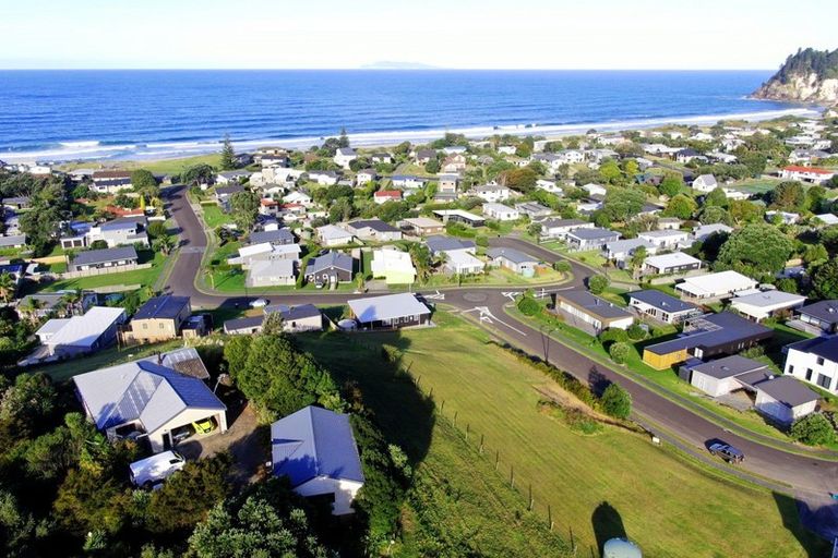 Photo of property in 8 Ross Place, Whiritoa, Whangamata, 3691