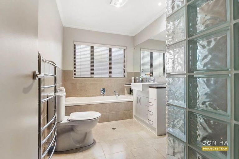 Photo of property in 2 Baverton Drive, Flat Bush, Auckland, 2016