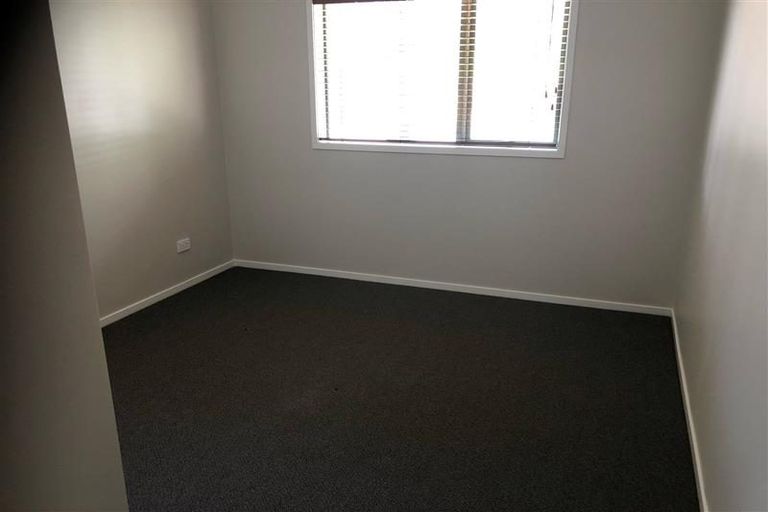 Photo of property in 55 Sabulite Road, Kelston, Auckland, 0602