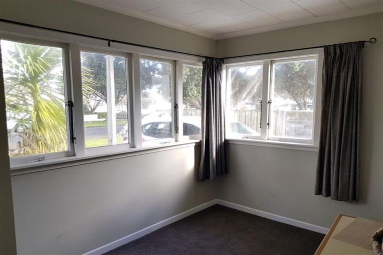 Photo of property in 35 Richmond Street, Fitzroy, New Plymouth, 4312