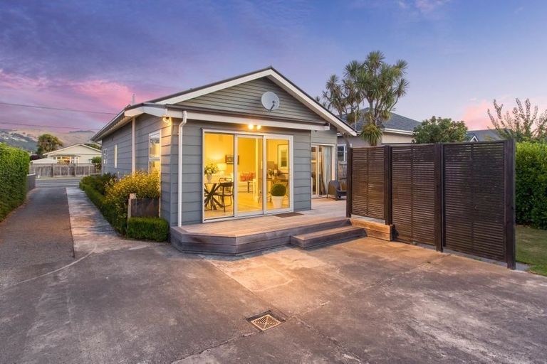 Photo of property in 27 Somerfield Street, Somerfield, Christchurch, 8024