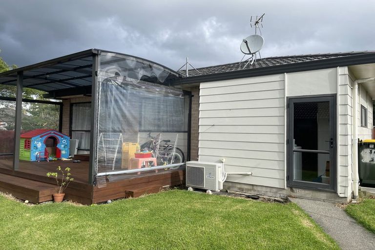Photo of property in 2/34 Manuroa Road, Takanini, 2112