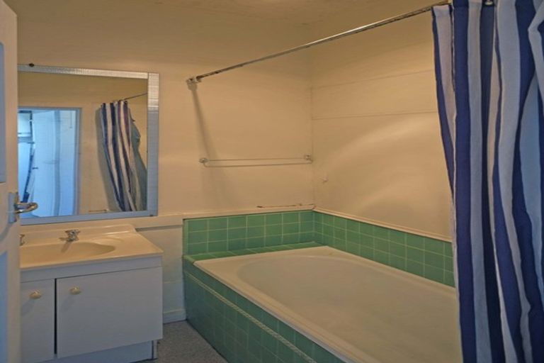 Photo of property in 4 Prince Street, Mount Victoria, Wellington, 6011