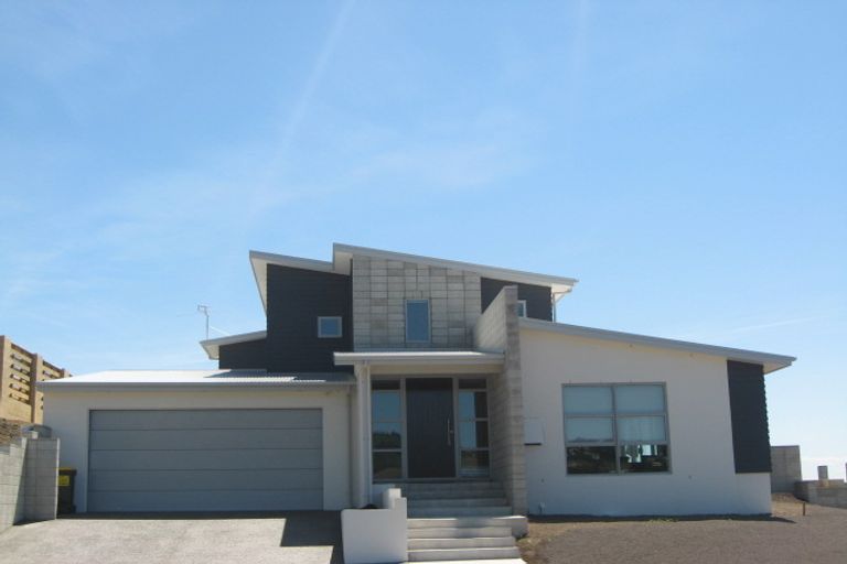 Photo of property in 14 Ravensdale Rise, Westmorland, Christchurch, 8025