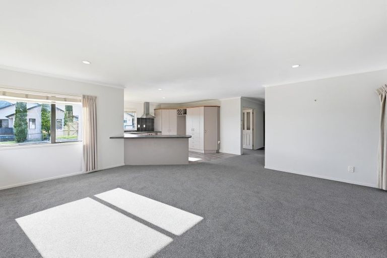 Photo of property in 4 Owhatiura Drive, Lynmore, Rotorua, 3010