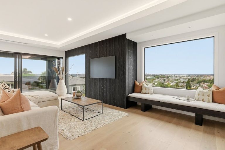 Photo of property in 58a Hinewa Road, Otumoetai, Tauranga, 3110