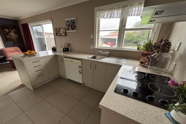 Photo of property in 8 Stephens Crescent, Highbury, Palmerston North, 4412