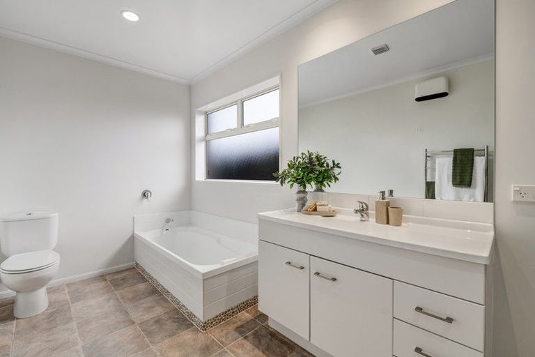 Photo of property in 12a Pine Road, Orewa, 0931