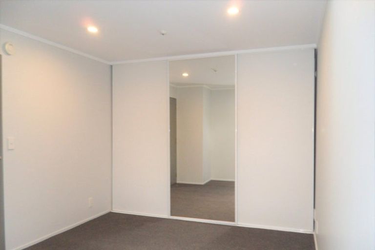 Photo of property in 8 Girton Terrace, Mount Cook, Wellington, 6021