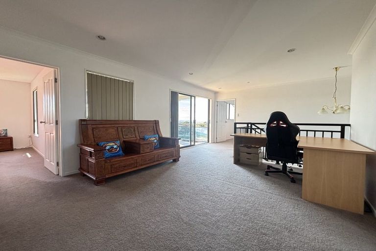 Photo of property in 40 Tiriwa Drive, Massey, Auckland, 0614