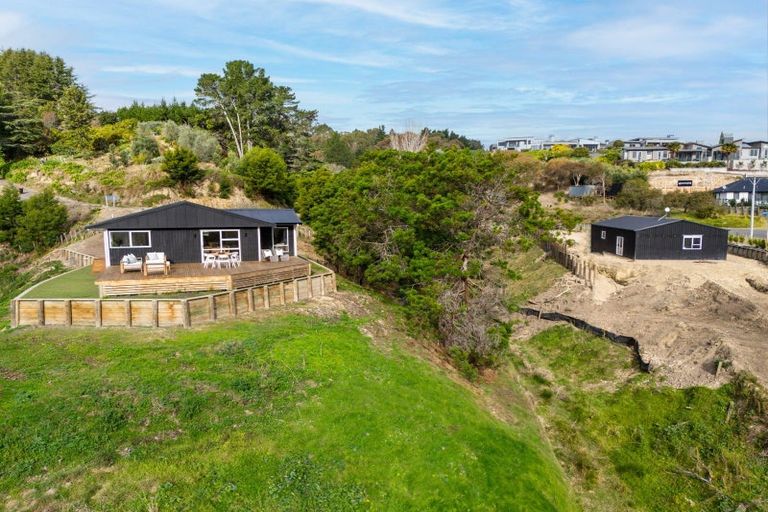 Photo of property in 105 Durham Drive, Havelock North, 4130