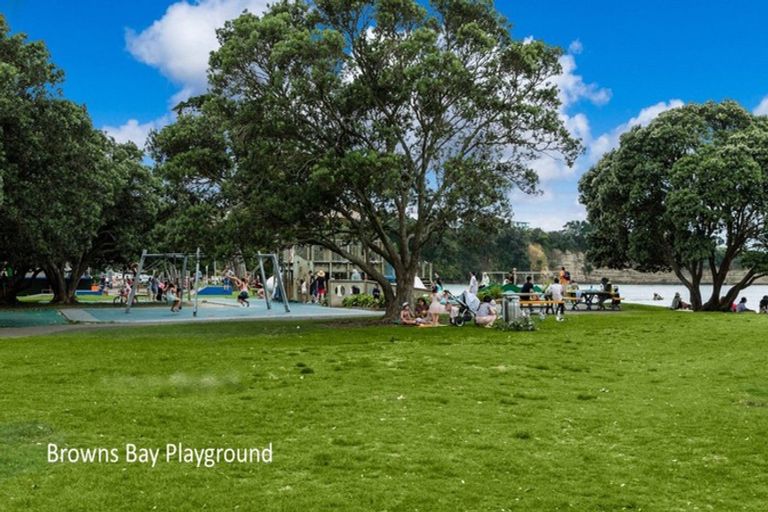 Photo of property in 2/131 Browns Bay Road, Browns Bay, Auckland, 0630