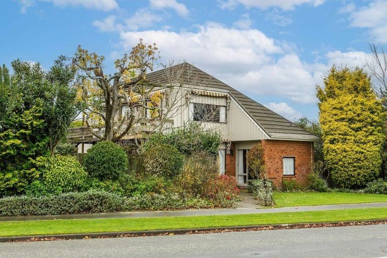 Photo of property in 2 Hanover Place, Ilam, Christchurch, 8041