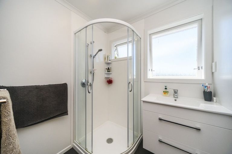 Photo of property in 19 Abraham Crescent, Milson, Palmerston North, 4414