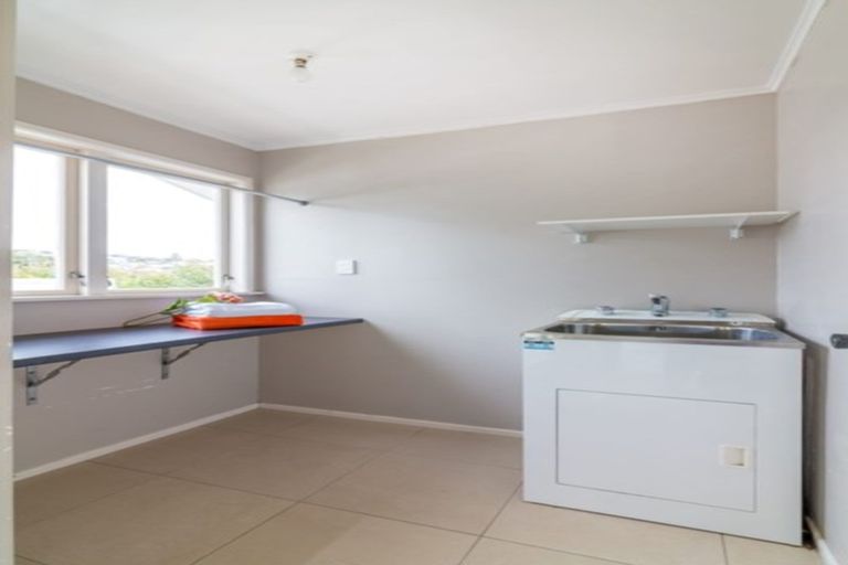 Photo of property in 27 Compton Street, Hillcrest, Auckland, 0627