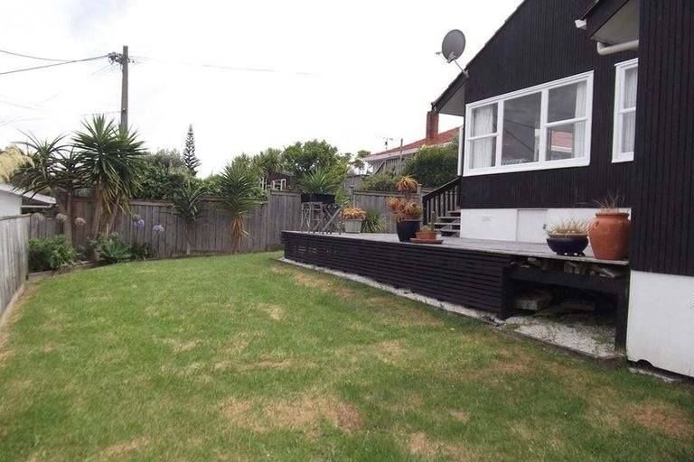Photo of property in 2/11 Regent Street, Devonport, Auckland, 0624