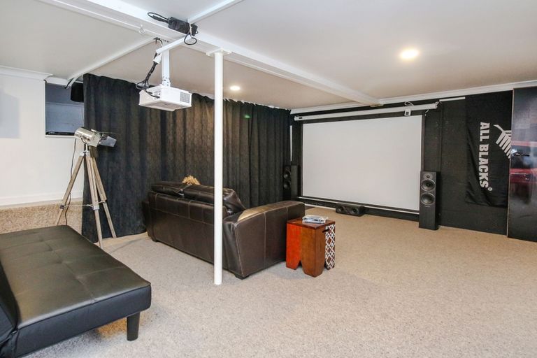 Photo of property in 34 South Lynn Road, Titirangi, Auckland, 0604