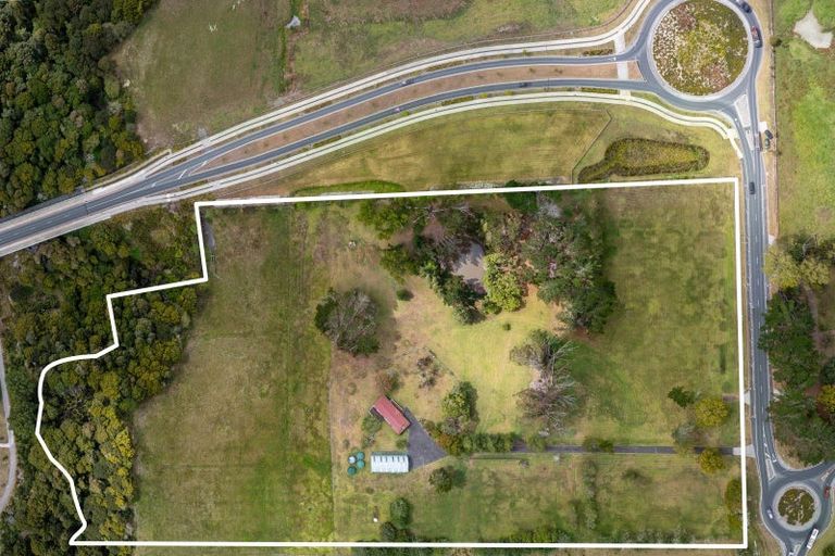 Photo of property in 1 Old Pine Valley Road, Dairy Flat, Silverdale, 0992