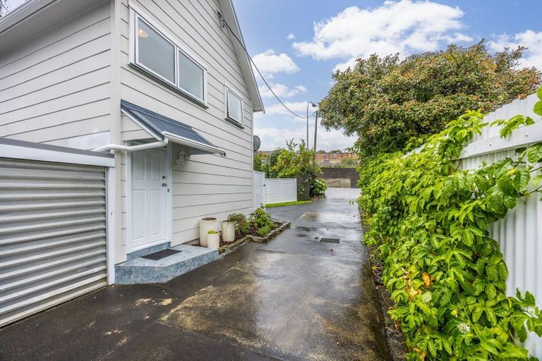 Photo of property in 1/27 Lagoon Drive, Panmure, Auckland, 1072