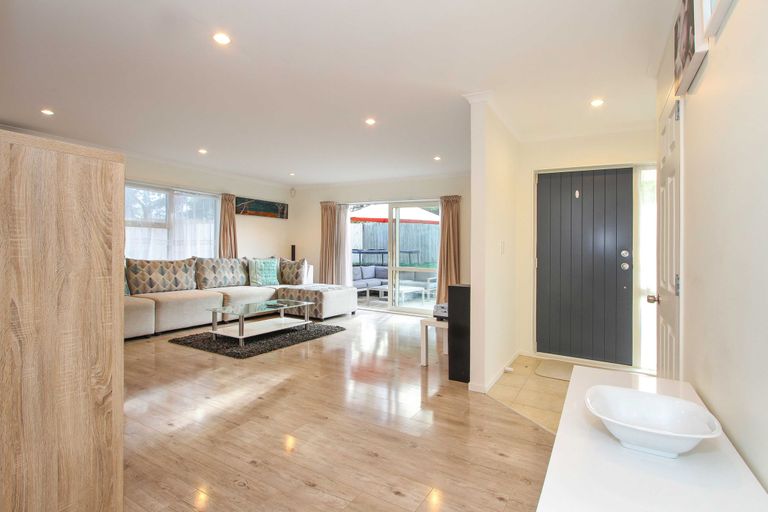 Photo of property in 40 Roberts Road, Glenfield, Auckland, 0629