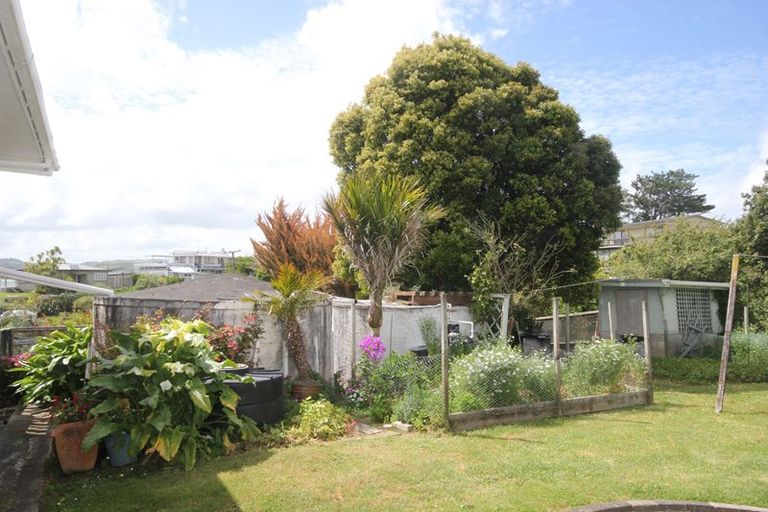 Photo of property in 124 Komiti Road, Tinopai, Matakohe, 0593