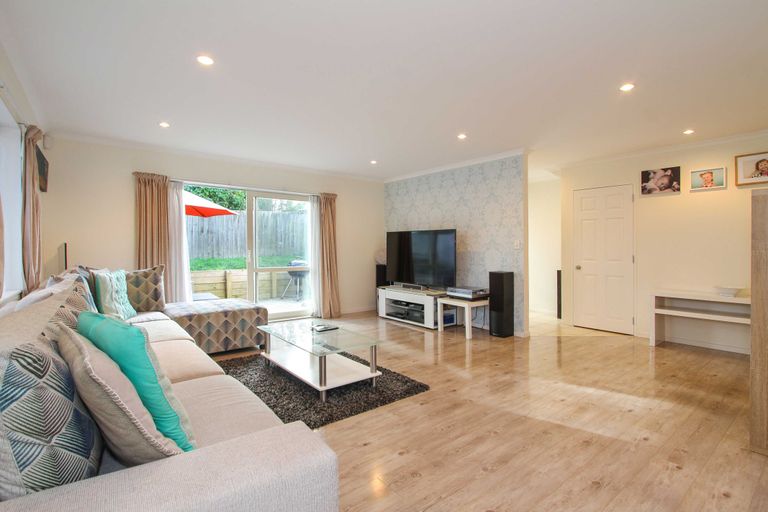 Photo of property in 40 Roberts Road, Glenfield, Auckland, 0629