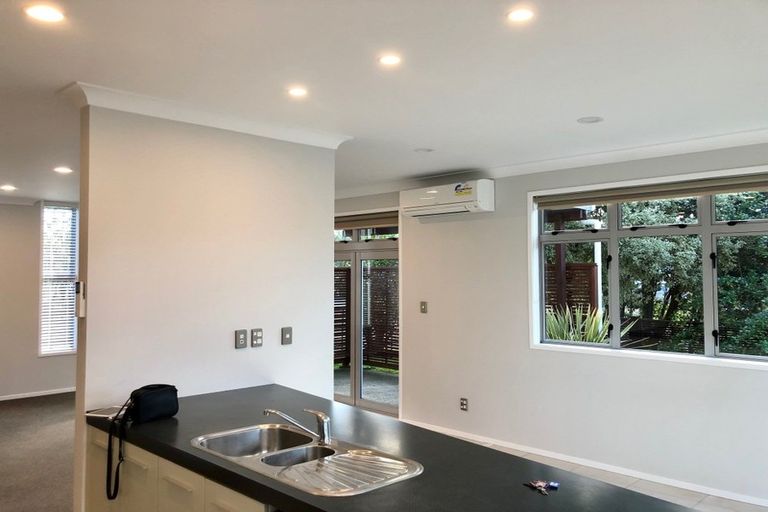 Photo of property in 11m Clearwater Cove, West Harbour, Auckland, 0618
