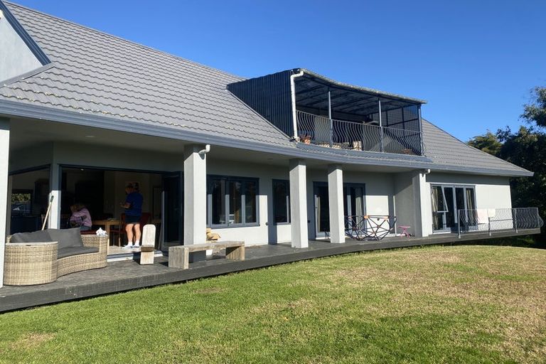 Photo of property in 109-111 Parrs Cross Road, Glen Eden, Auckland, 0612