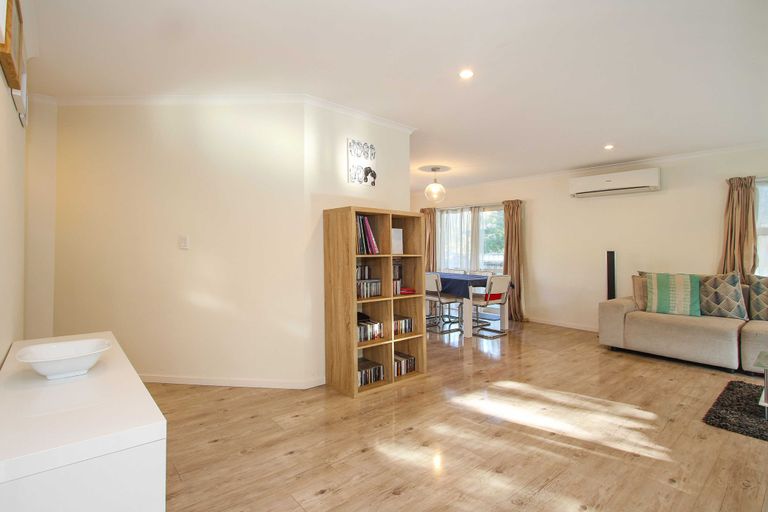 Photo of property in 40 Roberts Road, Glenfield, Auckland, 0629