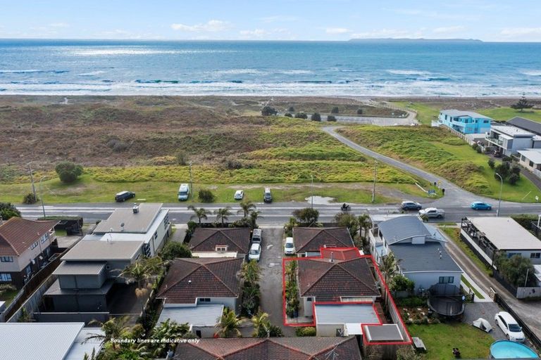 Photo of property in 2/1004 Papamoa Beach Road, Papamoa Beach, Papamoa, 3118