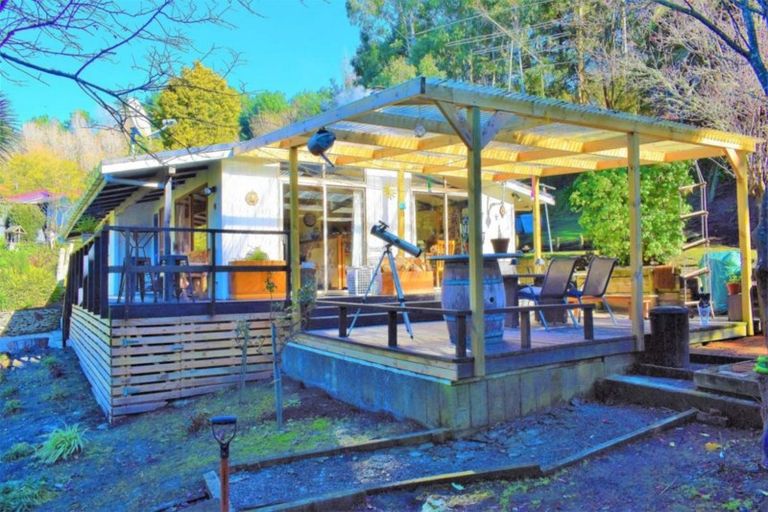 Photo of property in 77 Endcliffe Road, Kaiti, Gisborne, 4010