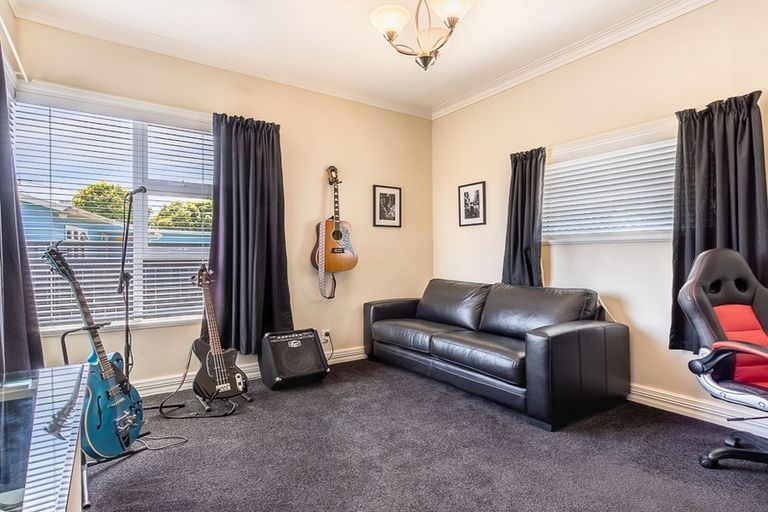 Photo of property in 315 Te Moana Road, Waikanae, 5036