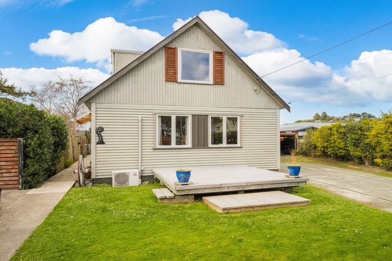 Photo of property in 28 Freyberg Avenue, Sawyers Bay, Port Chalmers, 9023