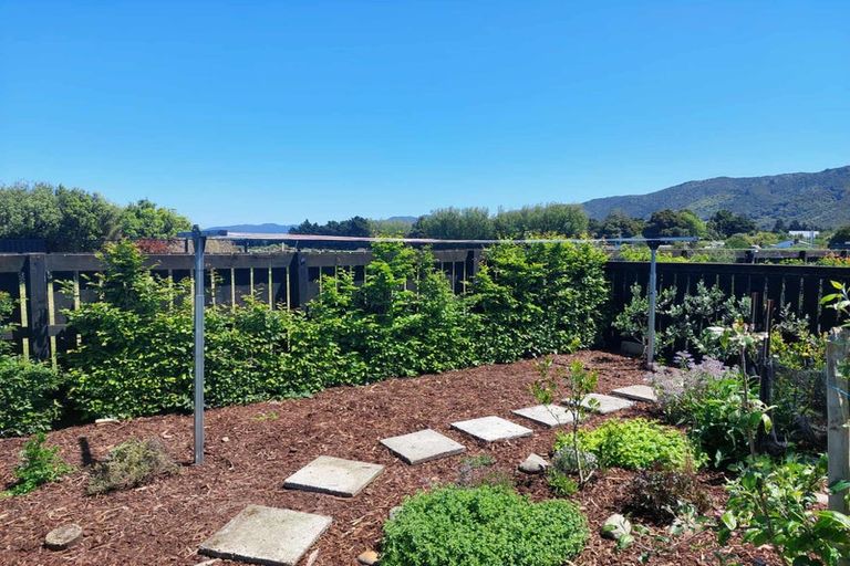 Photo of property in 2 Mckerrow Place, Featherston, 5710